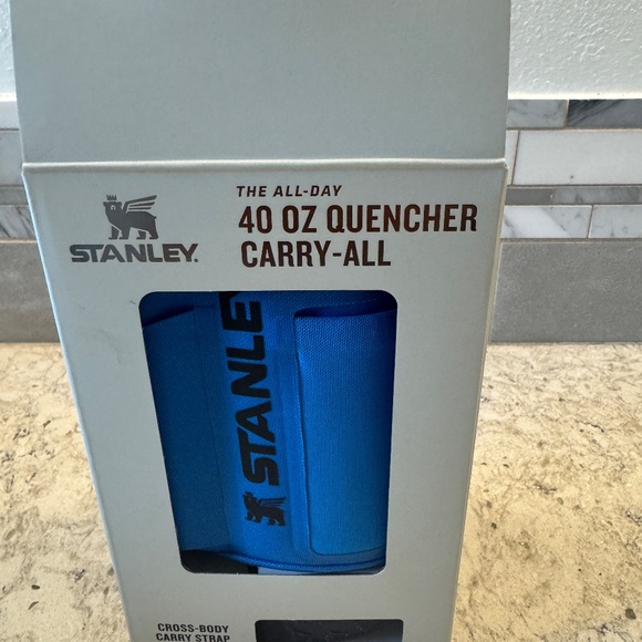 NWT Stanley All Day 40 oz Quencher Carry-All accessory designed to hold Tumbler - Picture 4 of 10